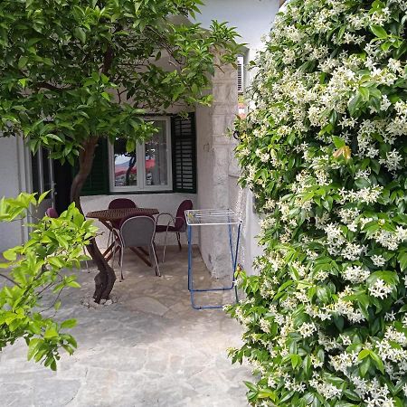 Harbour-Side Apartment With Beautiful Terrace Podgora Εξωτερικό φωτογραφία